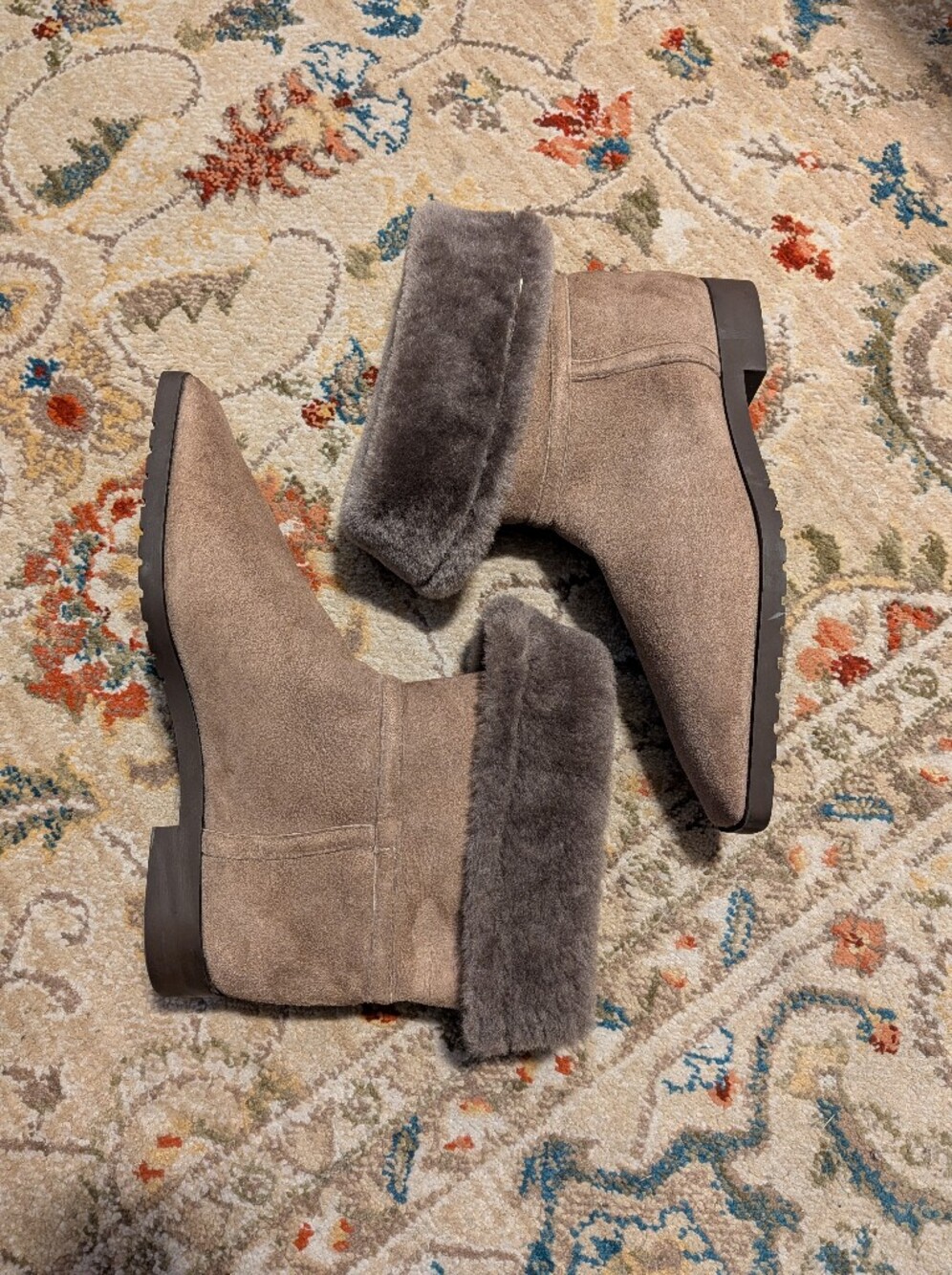 TOTEME Shearling-lined suede ankle boots - Picture 5 of 16